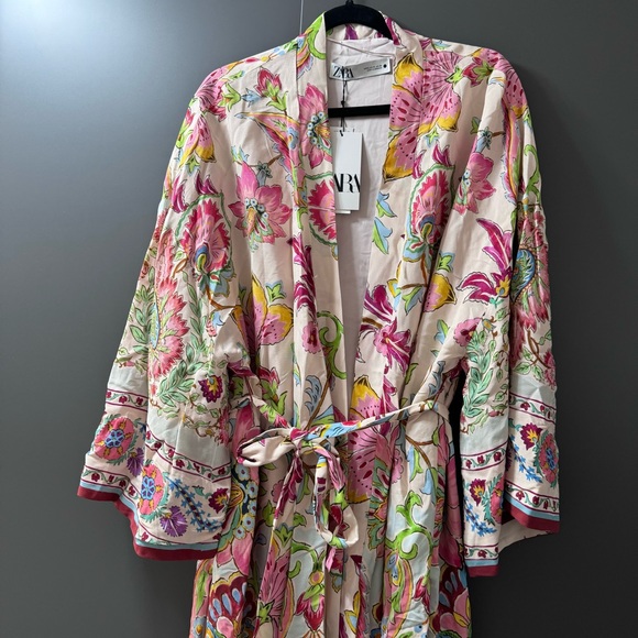 Zara Printed kimono satin dress with belt - Picture 10 of 15